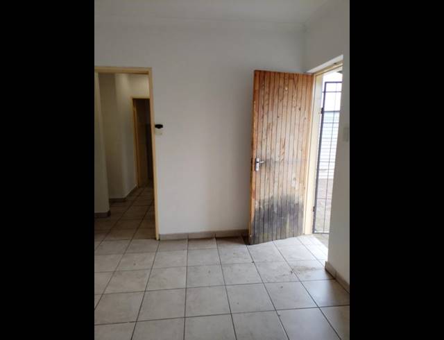 BUSINESS PROPERTY TO RENT IN VAALPARK